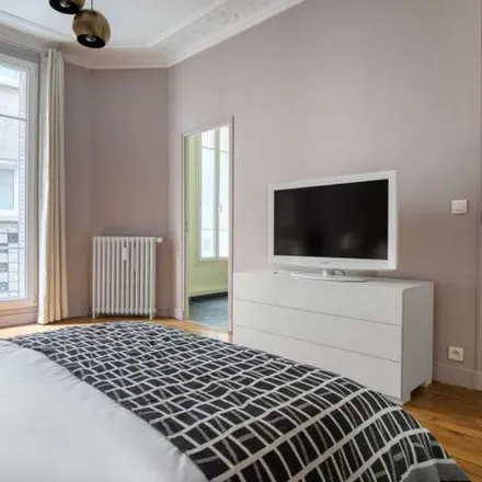 Image 3 - Embassy of the Czech Republic, 15 Avenue Charles Floquet, 75007 Paris, France - Apartment for rent