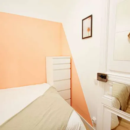 Rent this 5 bed apartment on Carrer d'Aragó in 105-107, 08015 Barcelona