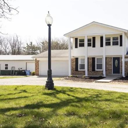 Buy this 4 bed house on 8922 County Road 375 North in Churubusco, IN 46723