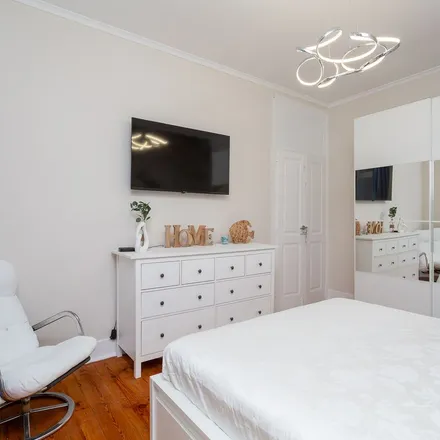 Rent this 1 bed apartment on Estacionamento MNE in Calçada das Necessidades, 1399-011 Lisbon