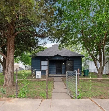 Buy this 2 bed house on 40 South Hickory Street in Sapulpa, OK 74066