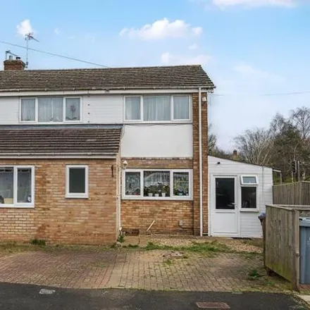 Buy this 4 bed duplex on Colwell Drive in Ducklington, OX28 5NN