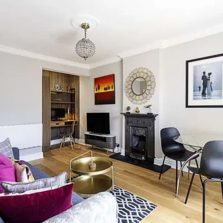 Image 4 - 1 Hazlitt Mews, London, W14 0JZ, United Kingdom - Apartment for rent