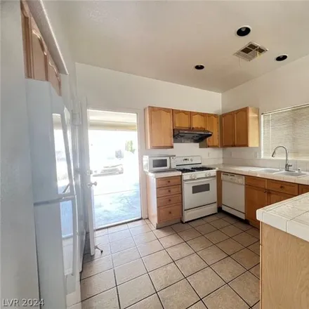 Image 6 - 8498 Clear Avenue, Spring Valley, NV 89147, USA - House for rent