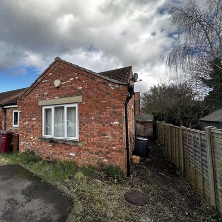 Rent this 2 bed house on North Street in Crowle, DN17 4NE