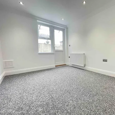 Image 7 - 115 Tower Hamlets Road, London, E7 9DD, United Kingdom - Apartment for rent