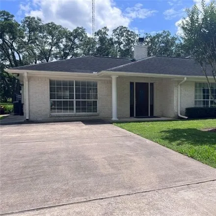 Rent this 1 bed house on West Parkwood Avenue in Friendswood, TX 77546