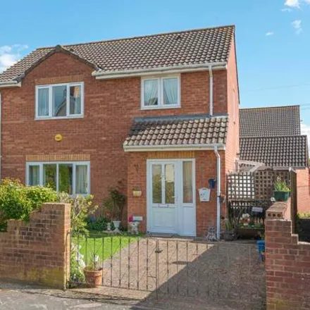 Buy this 3 bed house on The Retreat in Caldicot, NP26 5BG