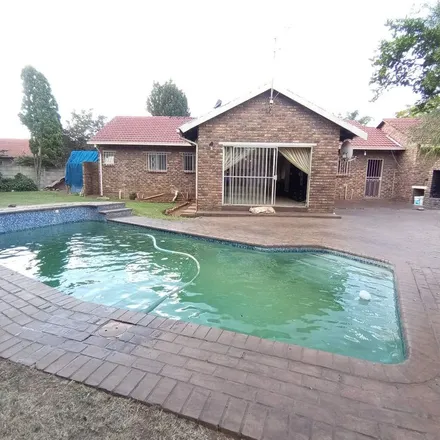 Rent this 3 bed apartment on Plettenberg Road in Crystal Park, Gauteng