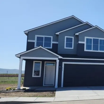 Buy this 3 bed house on unnamed road in Yakima County, WA 98930