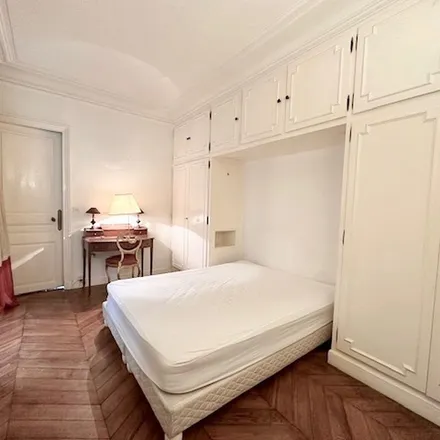 Rent this 2 bed apartment on 281v Boulevard Pereire in 75017 Paris, France