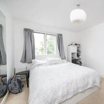 Buy this 2 bed apartment on Kempton Court in Durward Street, London