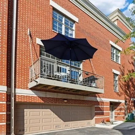 Buy this 3 bed townhouse on 1072 West Chestnut Street in Chicago, IL 60622