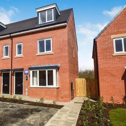 Buy this 3 bed duplex on Houldsworth Drive in Packmoor, ST6 6TJ
