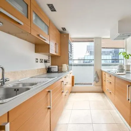 Buy this 2 bed apartment on City Tower in 3 Limeharbour, Cubitt Town