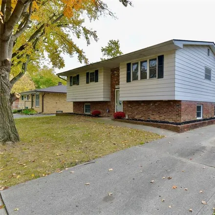 Image 3 - 7249 East 51st Street, Lawrence, IN 46226, USA - House for sale