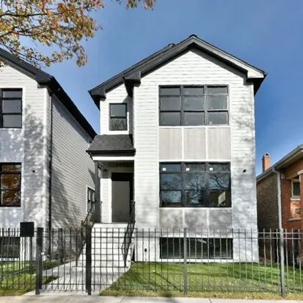 Buy this 3 bed house on 3842 West Cornelia Avenue in Chicago, IL 60618
