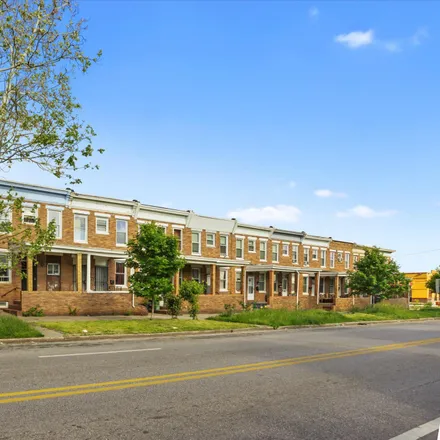 Image 2 - 411 Highland Avenue, Baltimore, MD 21225, USA - Townhouse for sale