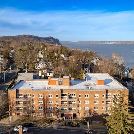 Rent this 1 bed apartment on 38 4th Avenue in Village of Nyack, NY 10960