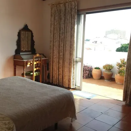 Rent this 3 bed apartment on Hospital Particular do Algarve - Alvor in Rua Cruz da Bota 27, 8500-322 Alvor