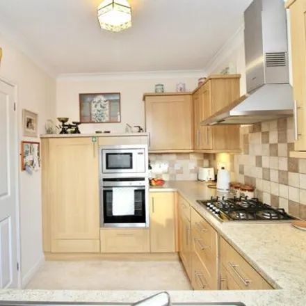 Image 4 - Stratford Place, Pennington, SO41 9TL, United Kingdom - House for sale