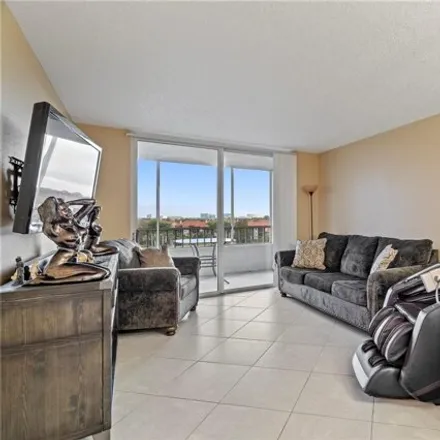 Image 6 - unnamed road, Feather Sound, Pinellas County, FL, USA - Condo for sale