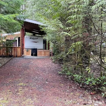 Buy this studio apartment on 3115 Schinn Canyon Circle in Maple Falls, Whatcom County