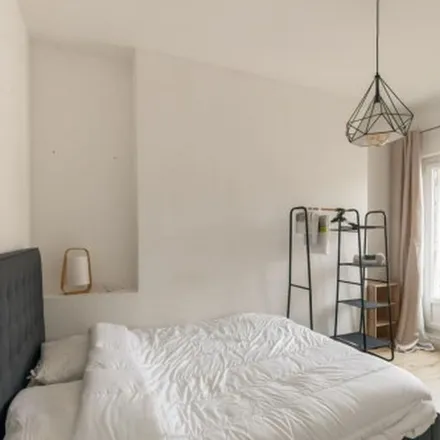 Rent this 4 bed apartment on 15 Rue de la Loge in 13002 2e Arrondissement, France