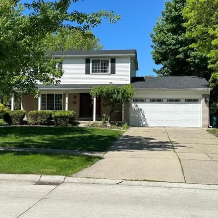 Rent this 3 bed house on 2123 Cumberland Drive in Troy, MI 48085