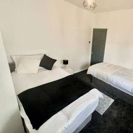 Image 3 - Watford, WD18 0AD, United Kingdom - Apartment for rent