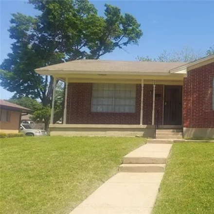 Rent this 3 bed house on 858 Ray Andra Drive in DeSoto, TX 75115