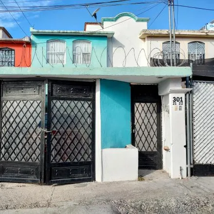 Buy this studio house on Calle Cerro Zituni in Delegación Félix Osores, 76115 Querétaro