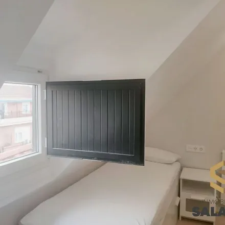 Rent this 3 bed apartment on Alameda Doctor Areilza / Areiltza doktorearen zumarkalea in 47, 48010 Bilbao