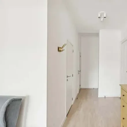 Image 5 - Rue Charles Degroux - Charles Degrouxstraat 74, 1040 Etterbeek, Belgium - Apartment for rent