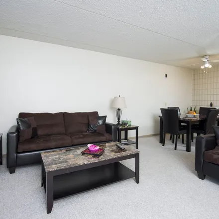 Image 2 - Jefferson Avenue, Winnipeg, MB R2P 0L1, Canada - Apartment for rent
