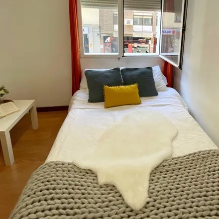 Rent this 4 bed room on Madrid in Calle de Joaquín María López, 8 B