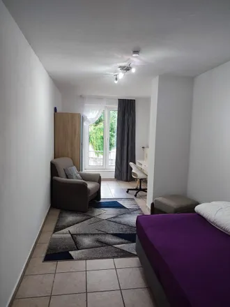 Rent this 2 bed apartment on Nienhausenstraße 24 in 45326 Essen, Germany