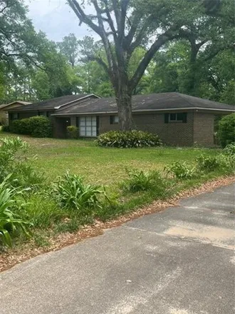 Rent this 3 bed house on 413 Gilbert Drive East in Satsuma, Mobile County