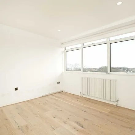 Rent this 3 bed apartment on Heronsforde in London, W13 8JF