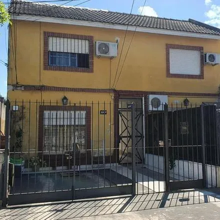 Buy this 2 bed house on Néstor De La Peña 3046 in 1828 Partido de Lanús, Argentina