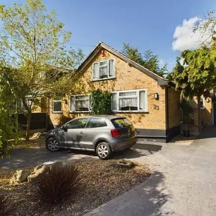 Buy this 4 bed house on Sunnymeads in Acacia Avenue, TW19 5HD