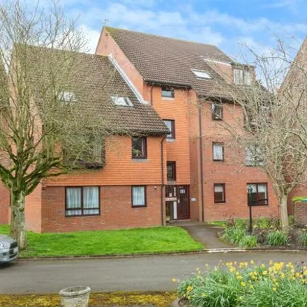 Buy this 1 bed apartment on 19 Lakeside in Bristol, BS16 3EE