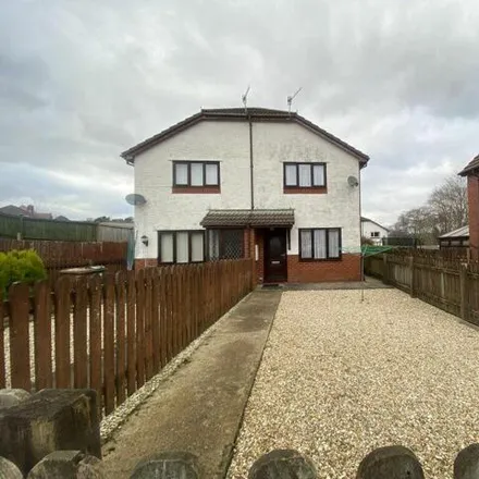 Image 1 - St. Teilo's Close, Pontllanfraith, NP12 2FB, United Kingdom - House for rent