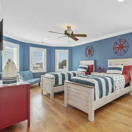 Rent this 6 bed house on Point Pleasant Beach in Hawthorne Avenue, Point Pleasant Beach