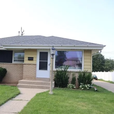 Image 7 - 7810 W Warnimont Ave, Milwaukee, Wisconsin, 53220 - House for sale