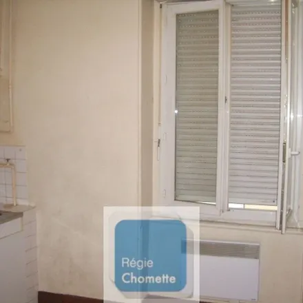 Rent this 3 bed apartment on 112 bis Rue Léon Blum in 69100 Villeurbanne, France