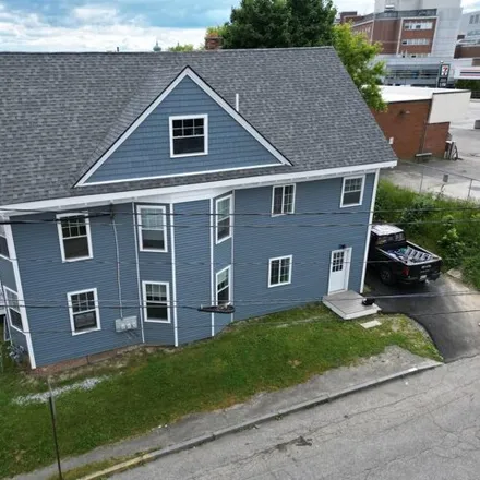 Buy this studio house on 164 Oak St in Lewiston, Maine