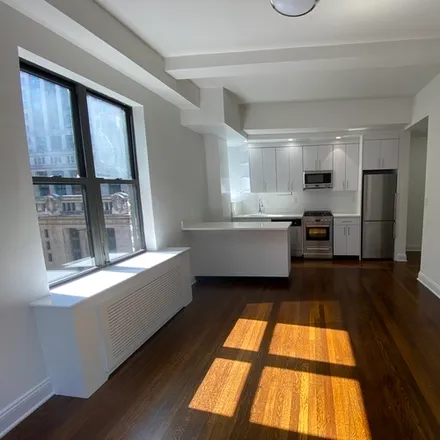 Rent this studio apartment on 140 East 46th