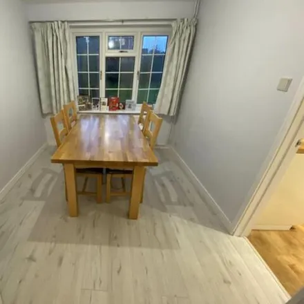 Image 5 - 12 Cave Drive, Bristol, BS16 2TL, United Kingdom - House for rent