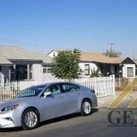 Buy this 3 bed house on 712 Maitland Drive in Bakersfield, CA 93304